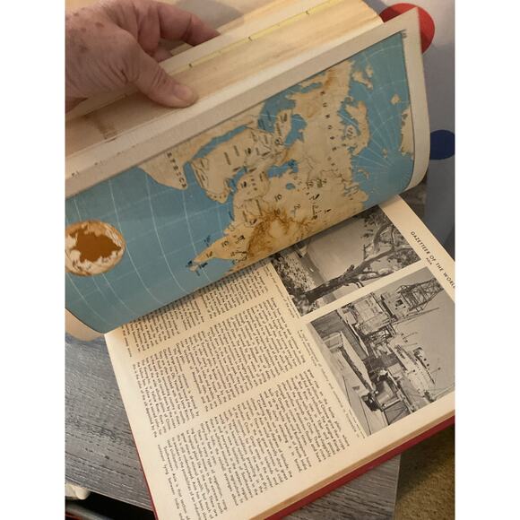 1954 Hammond's Standard World Atlas - Picture 7 of 15